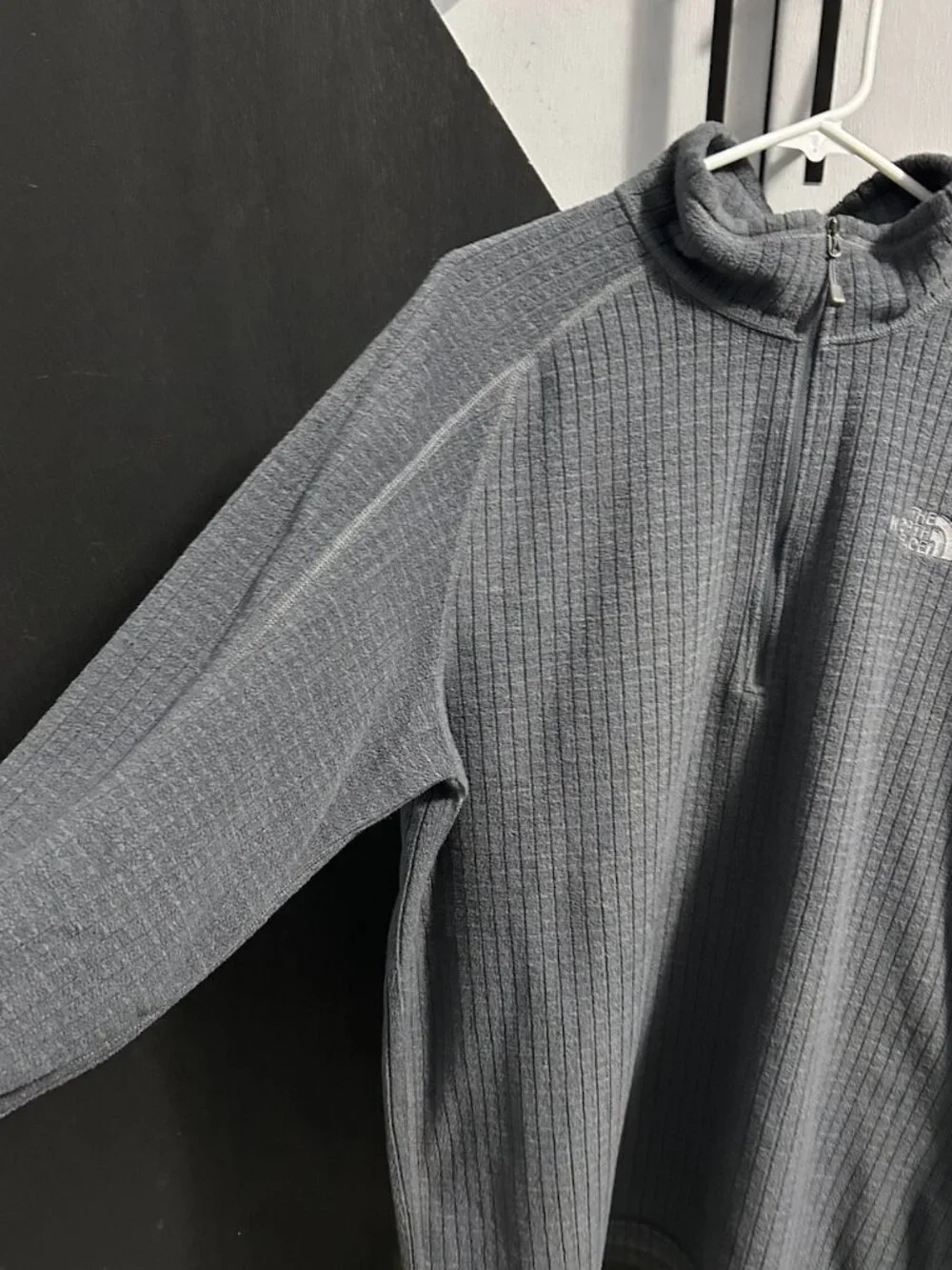 The North Face Men's SDS Gray 1/2-Zip Grid Fleece Pullover Jacket Size‎ L